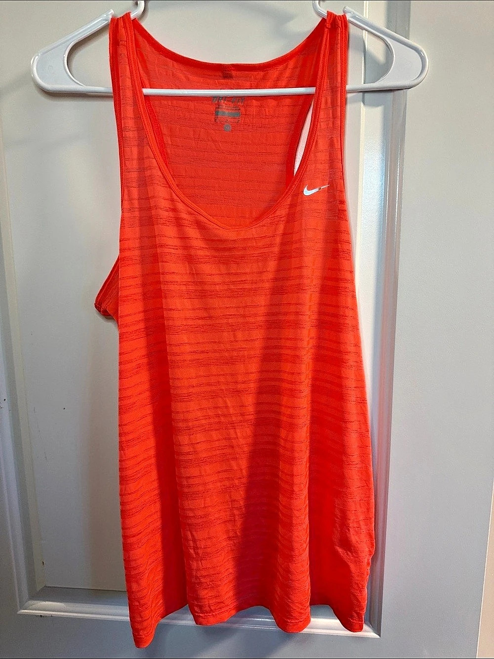 🥳 5 for $25 BUNDLE Nike Dri-FIT Racerback Tank in Coral Medium Like New